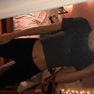 grey crop top